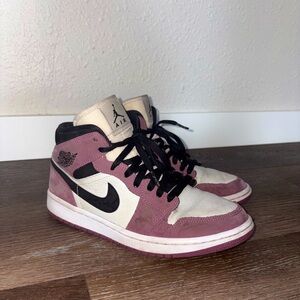 Jordan 1 Mid Women's Sneakers in Mauve and Cream